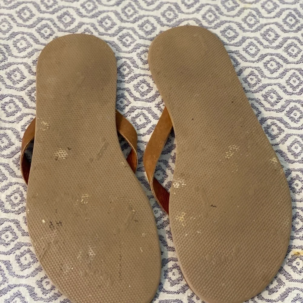 Miel De Abejas Brown Nubuck Flip Flops​​​​​​​​​​
